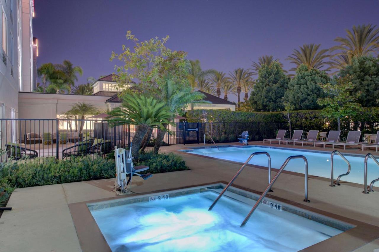 Hilton Garden Inn Anaheim/Garden Grove Exterior photo