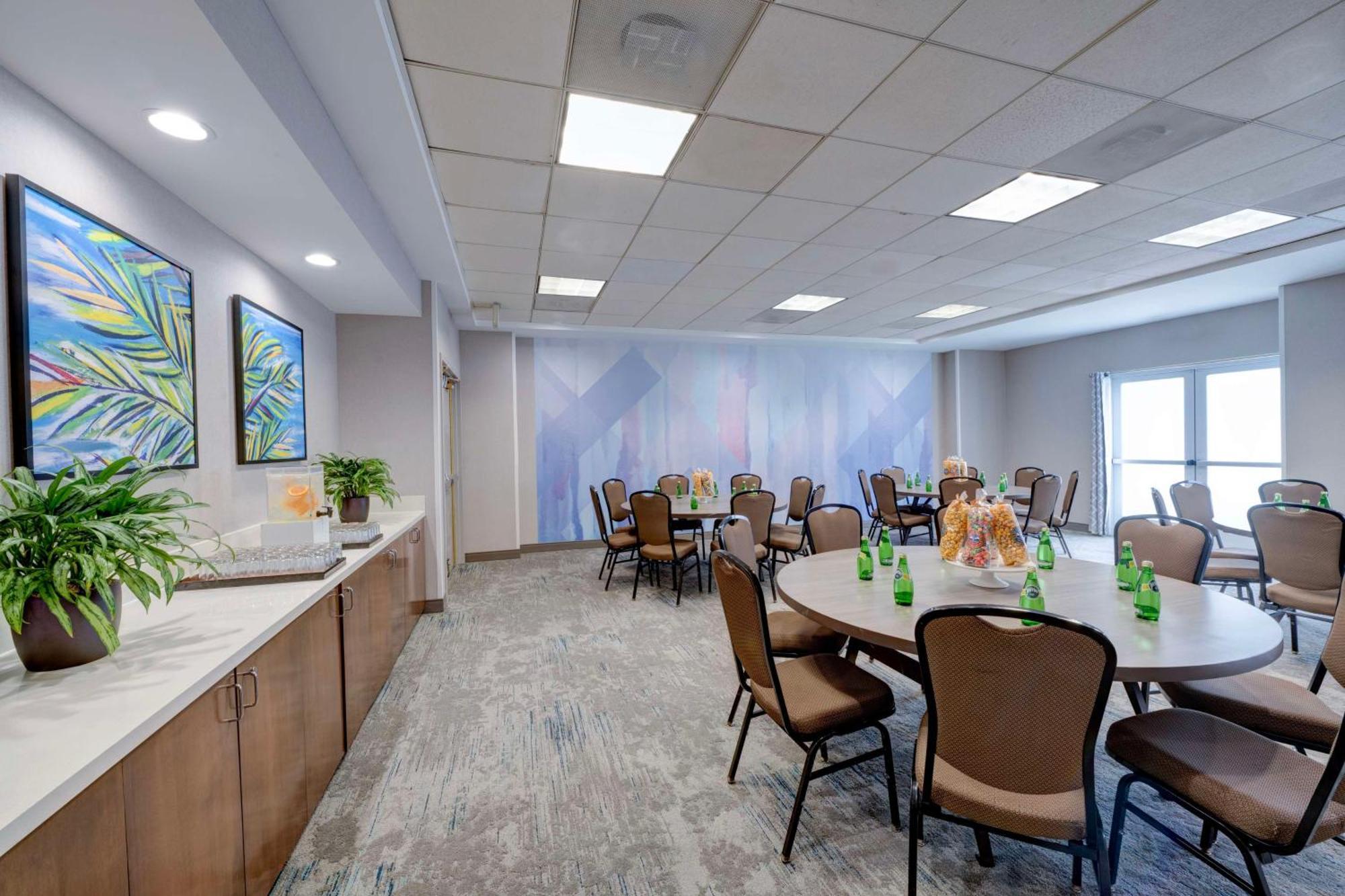 Hilton Garden Inn Anaheim/Garden Grove Exterior photo