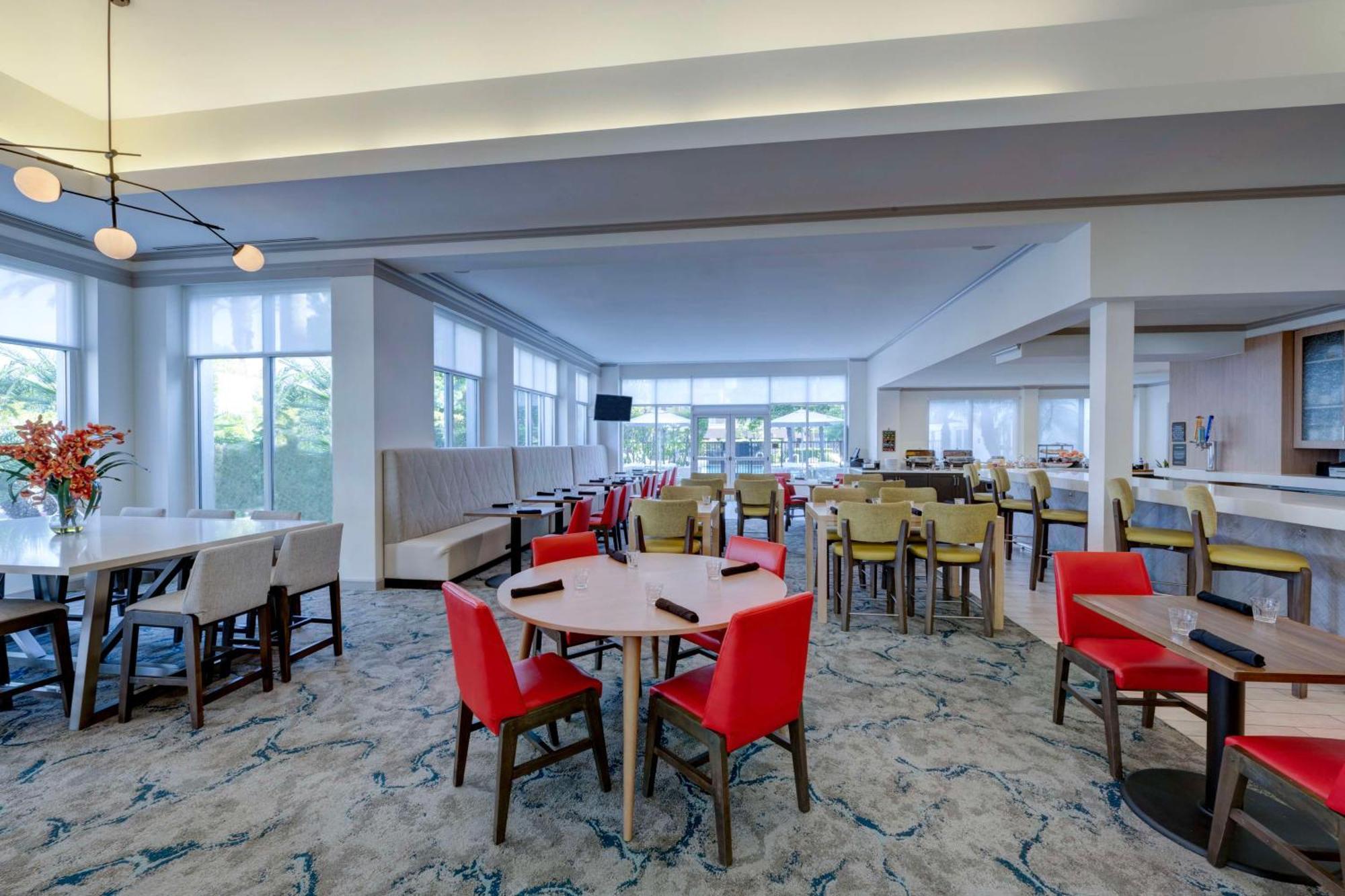 Hilton Garden Inn Anaheim/Garden Grove Exterior photo
